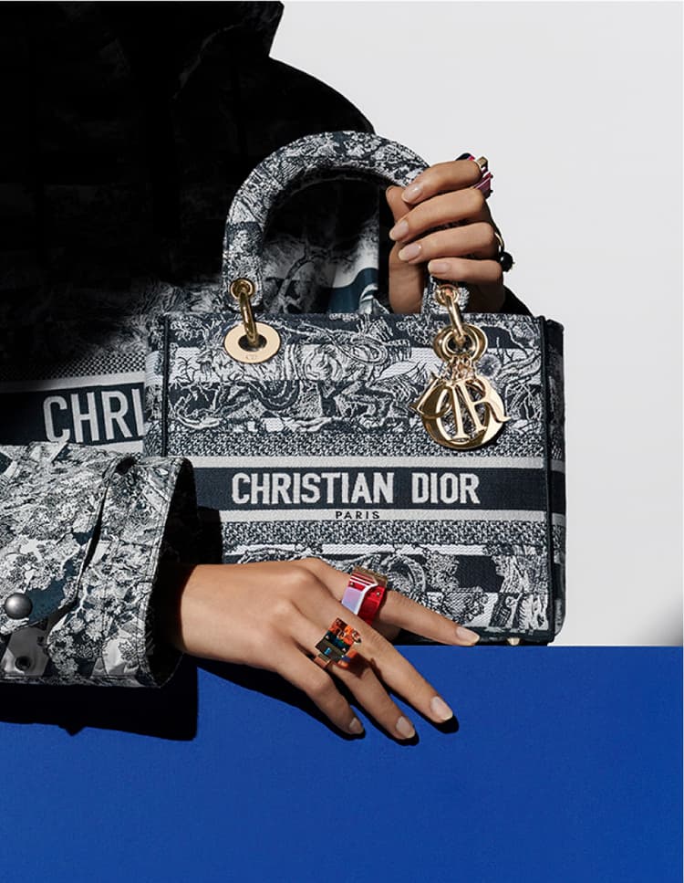 DIOR